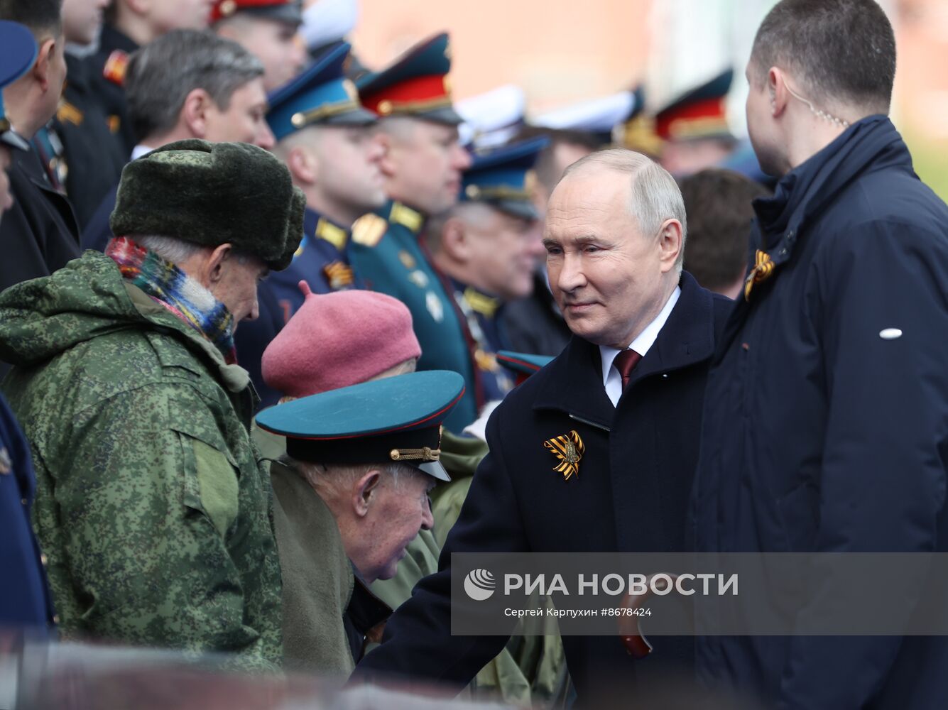 Президент Владимир Путин принял участие в параде Победы в Москве