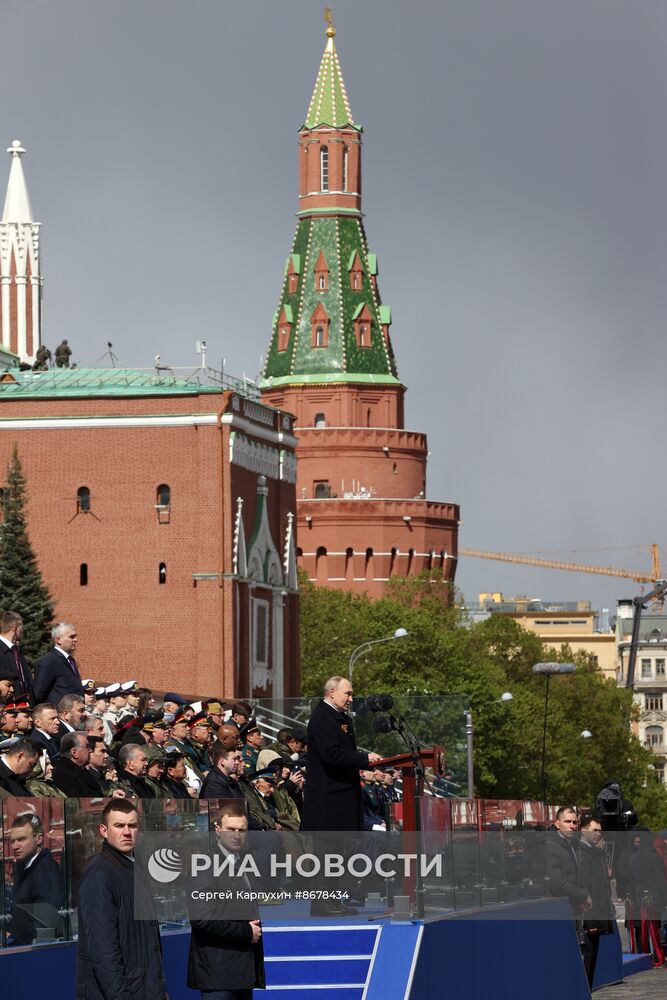 Президент Владимир Путин принял участие в параде Победы в Москве