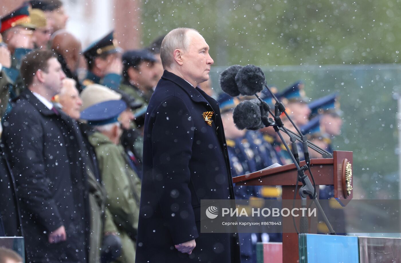 Президент Владимир Путин принял участие в параде Победы в Москве