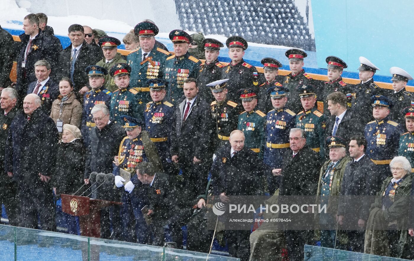 Президент Владимир Путин принял участие в параде Победы в Москве