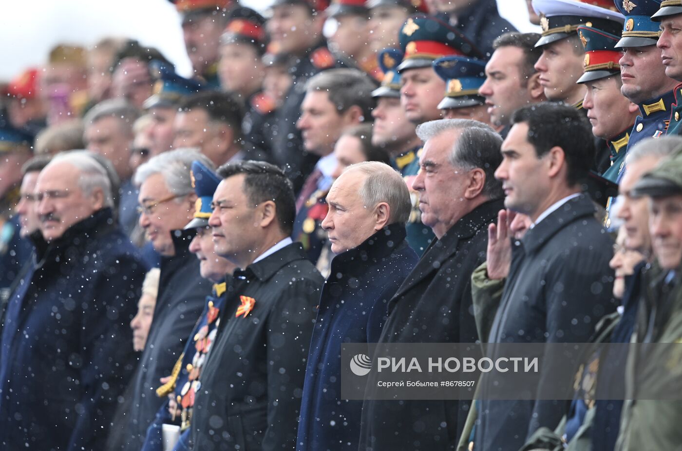 Президент Владимир Путин принял участие в параде Победы в Москве