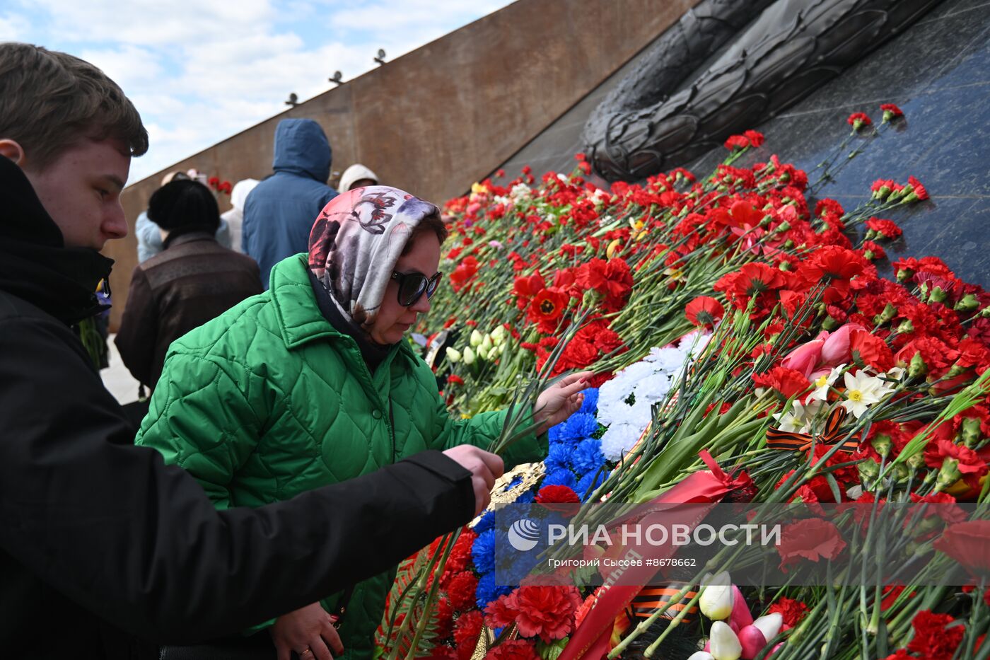 Празднование Дня Победы на Ржевском мемориале Советскому солдату