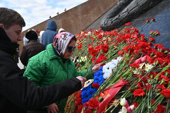 Празднование Дня Победы на Ржевском мемориале Советскому солдату