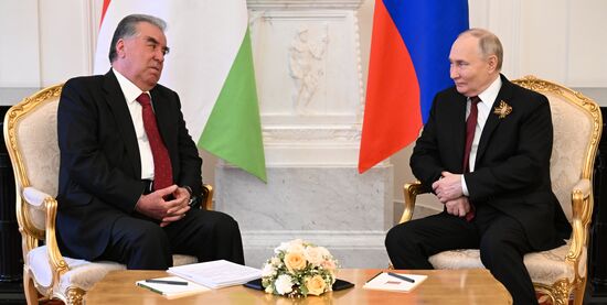 Встреча президентов России и Таджикистана