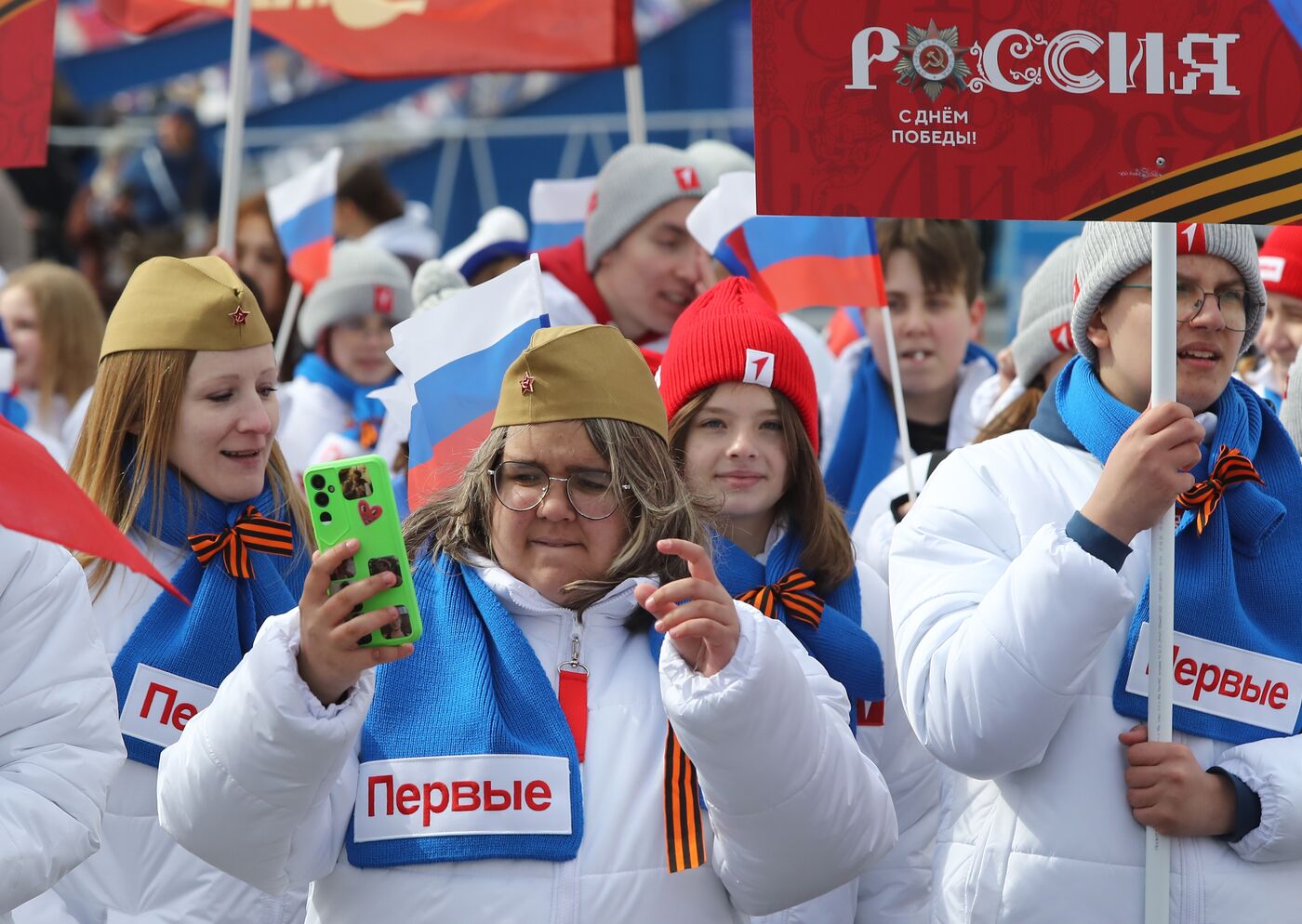 Выставка "Россия". Торжественное шествие в честь 9 Мая
