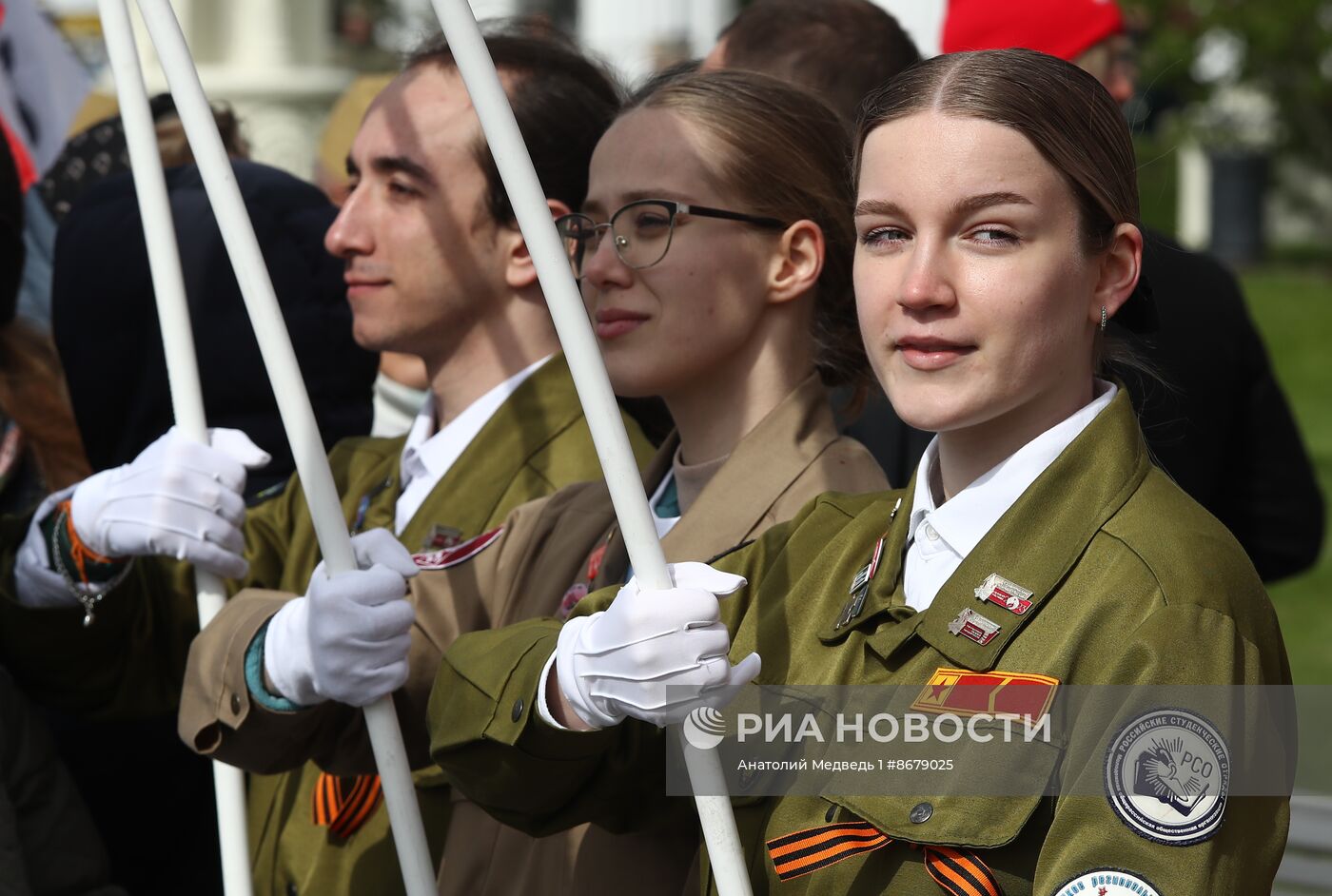 Выставка "Россия". Торжественное шествие в честь 9 Мая