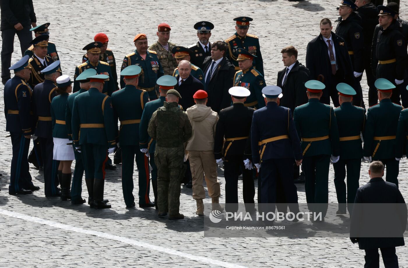 Президент Владимир Путин принял участие в параде Победы в Москве