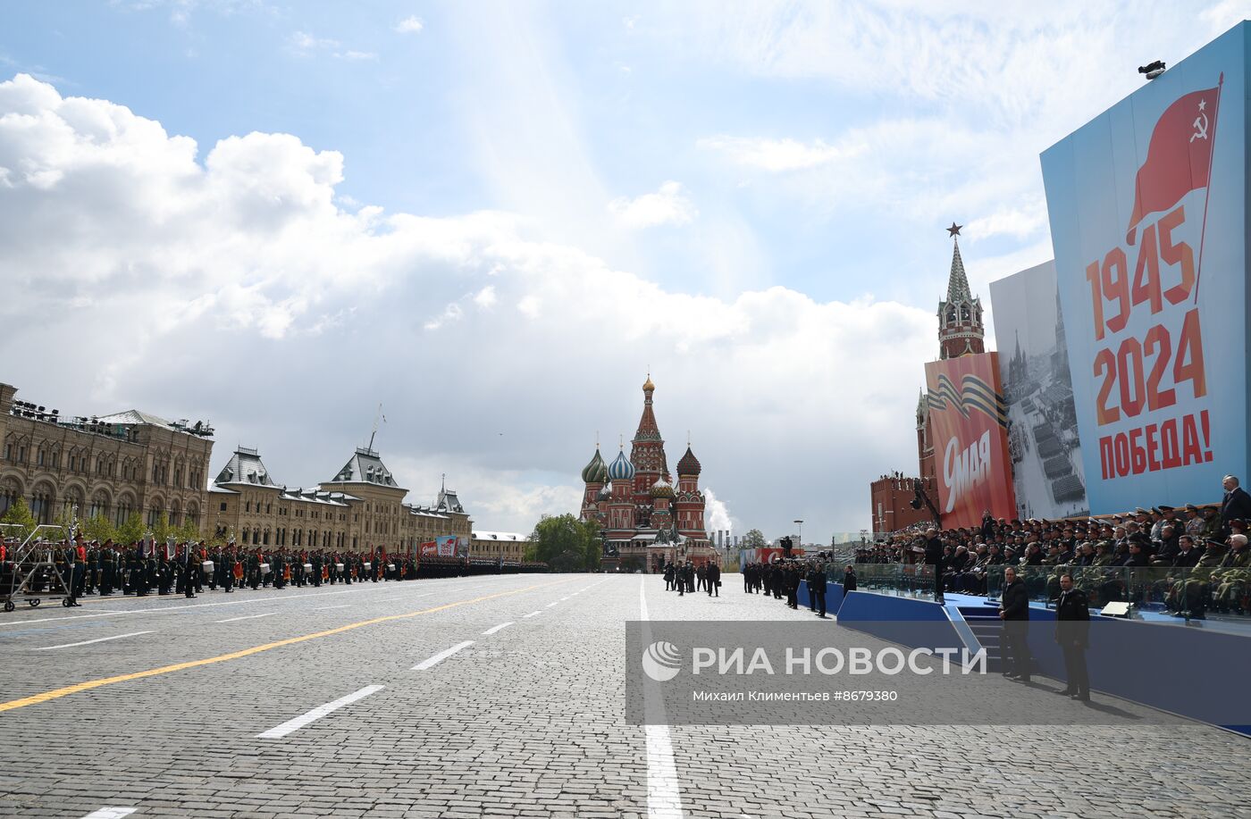 Президент Владимир Путин принял участие в параде Победы в Москве