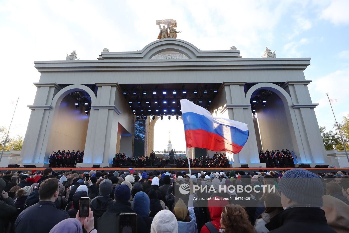 Выставка "Россия". Концерт Ильдара Абдразакова совместно с Российским национальным молодежным симфоническим оркестром