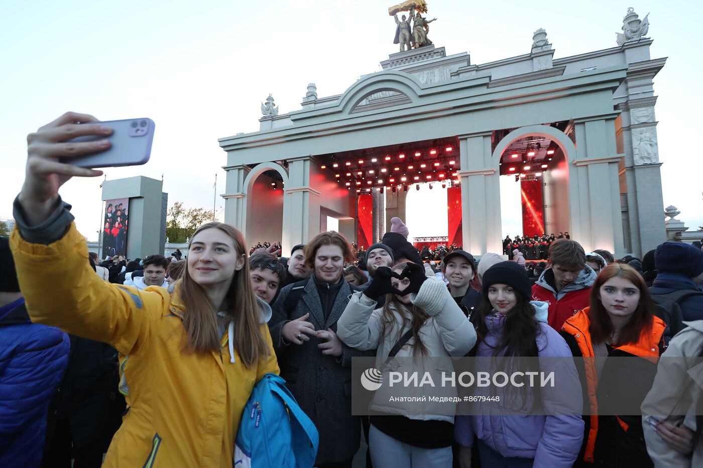 Выставка "Россия". Концерт Ильдара Абдразакова совместно с Российским национальным молодежным симфоническим оркестром