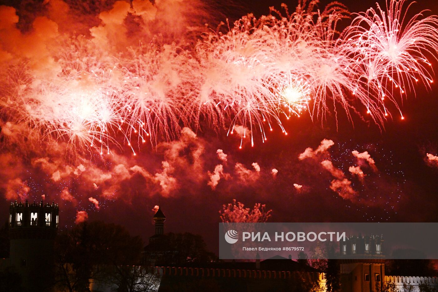 Салют в честь 79-й годовщины Победы в Великой Отечественной войне 