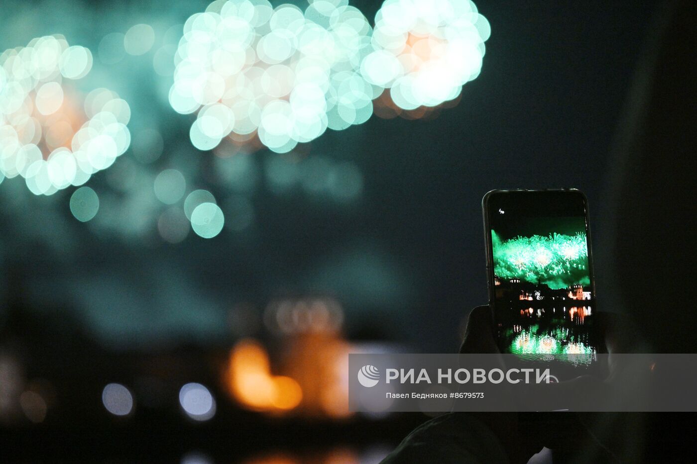 Салют в честь 79-й годовщины Победы в Великой Отечественной войне