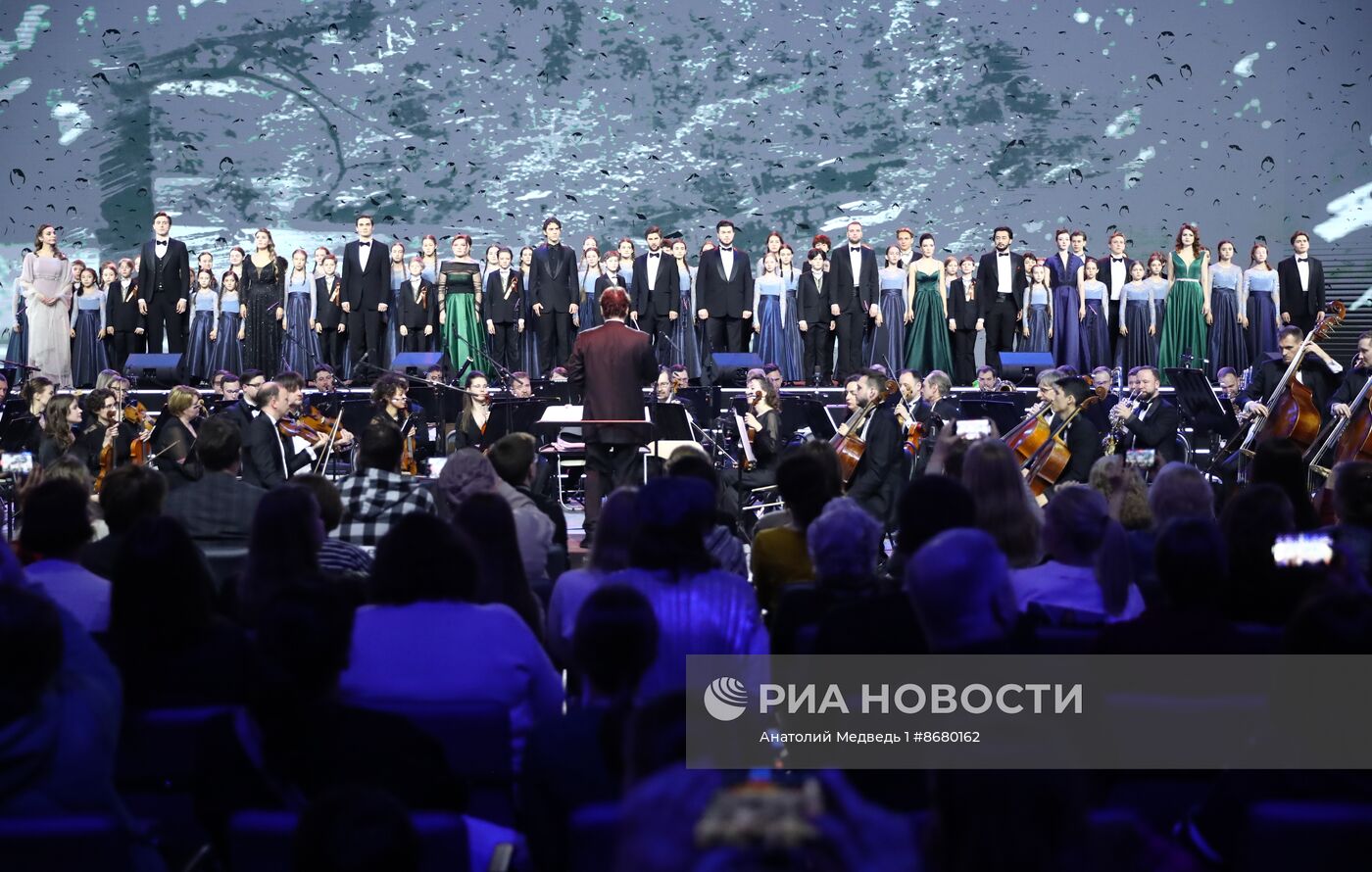 Выставка "Россия". Молодежная оперная программа и детский хор Большого театра "Концерт ко Дню Великой Победы"