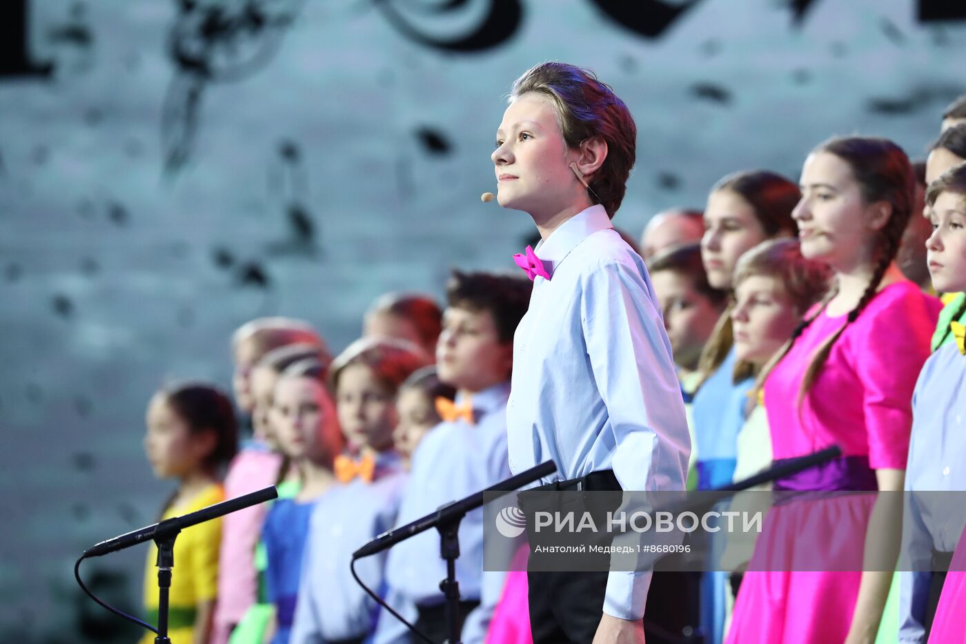 Выставка "Россия". Молодежная оперная программа и детский хор Большого театра "Концерт ко Дню Великой Победы"