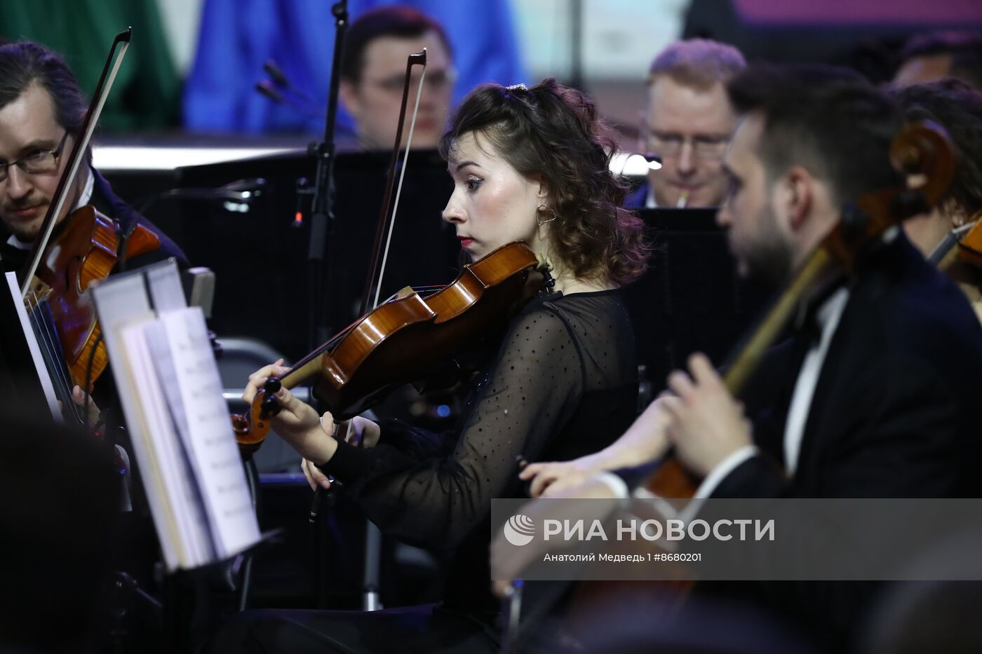 Выставка "Россия". Молодежная оперная программа и детский хор Большого театра "Концерт ко Дню Великой Победы"