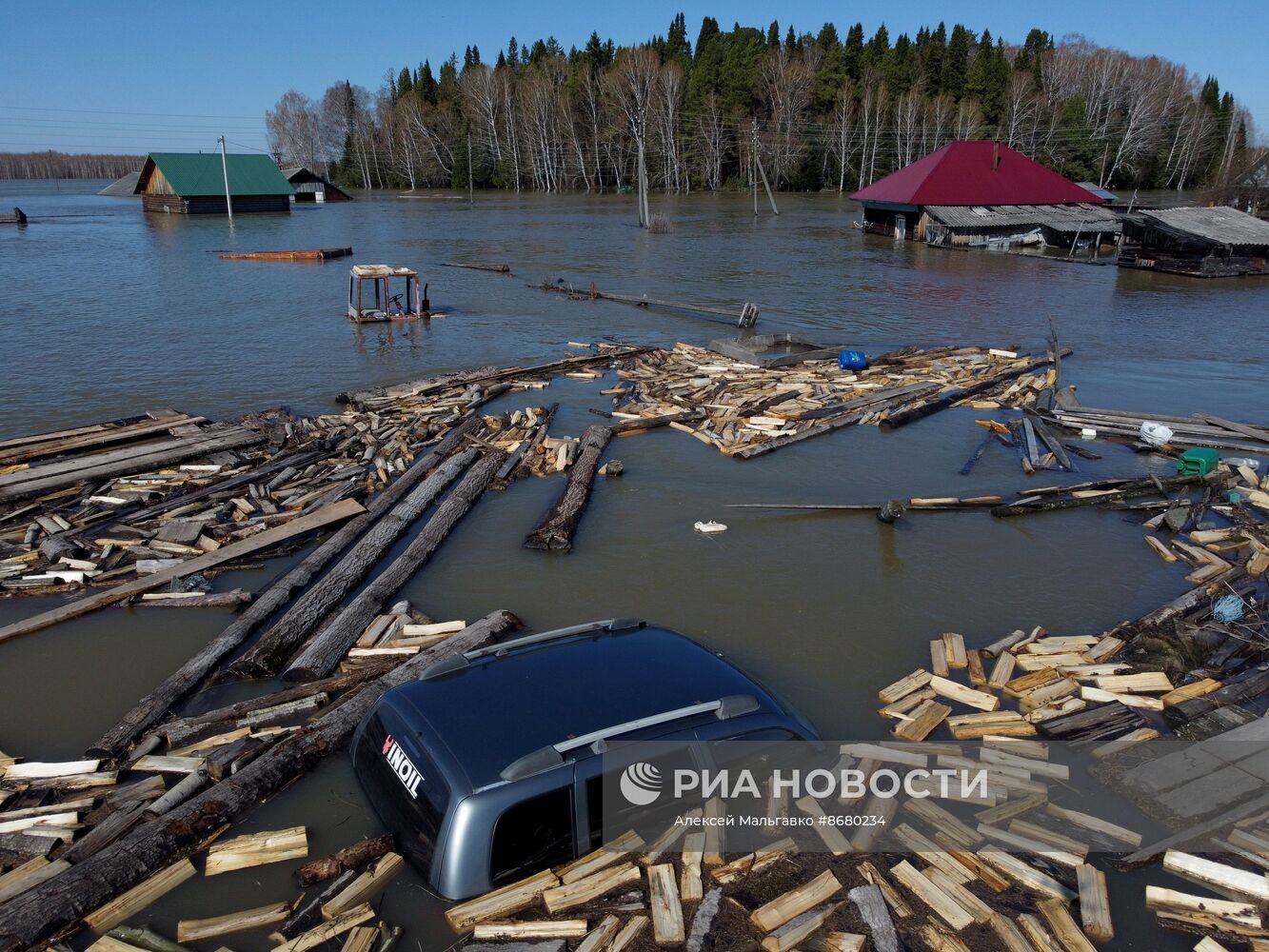 Паводок в деревне Ашеваны Омской области