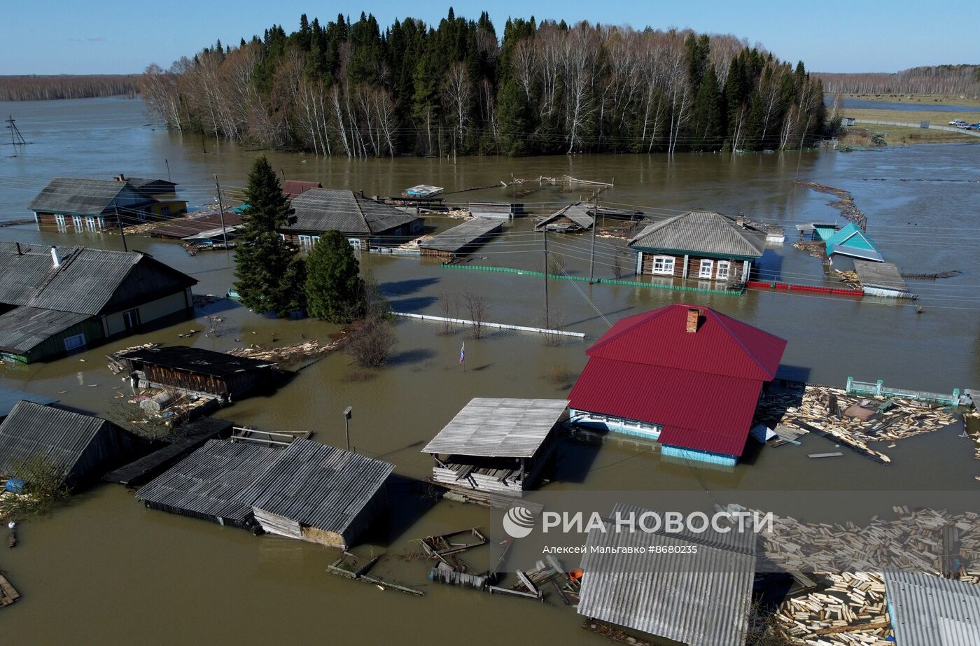 Паводок в деревне Ашеваны Омской области