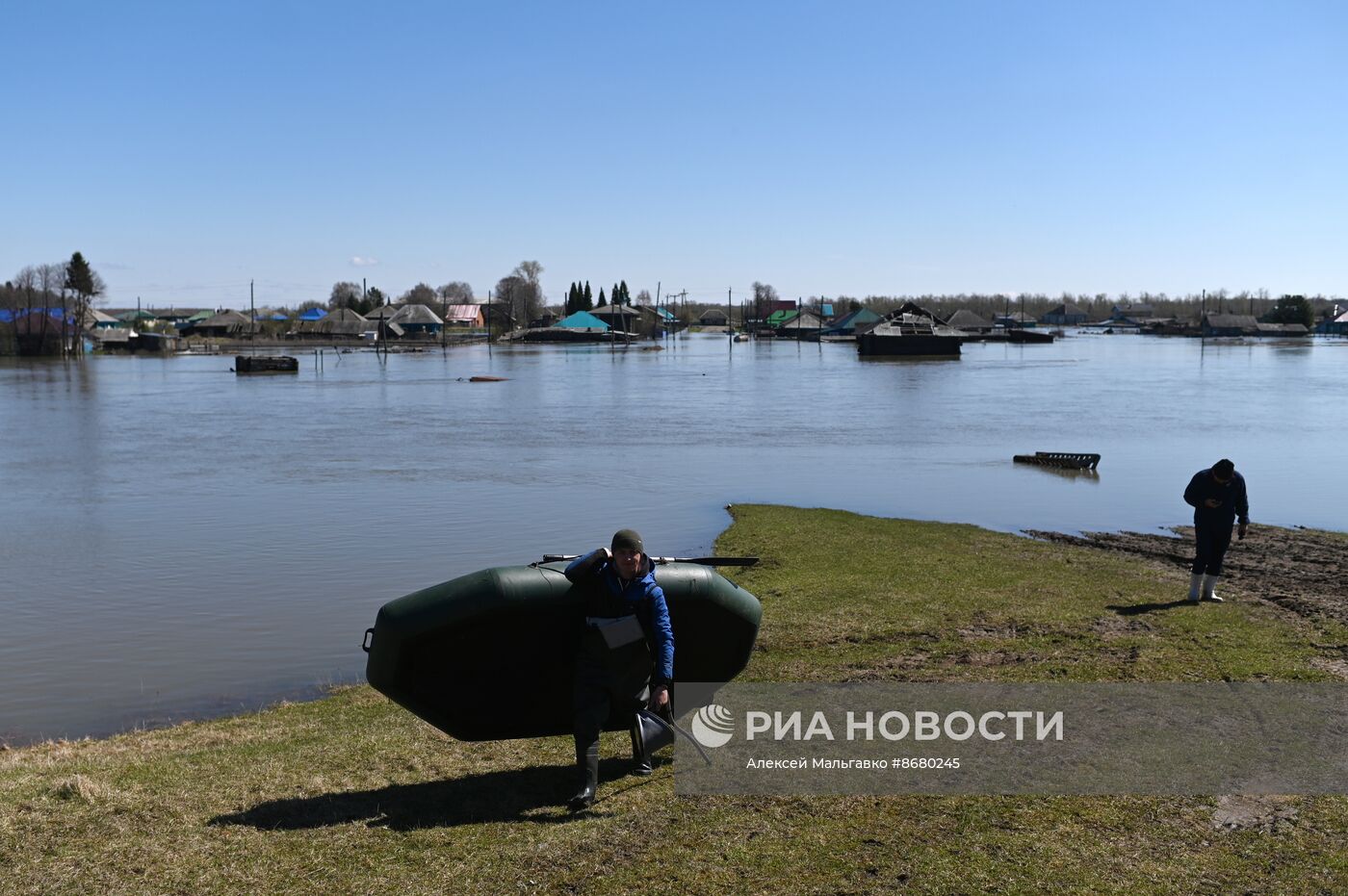 Паводок в деревне Ашеваны Омской области