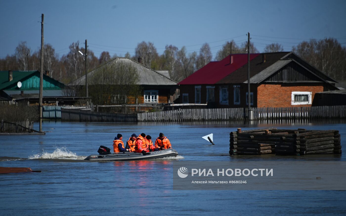 Паводок в деревне Ашеваны Омской области