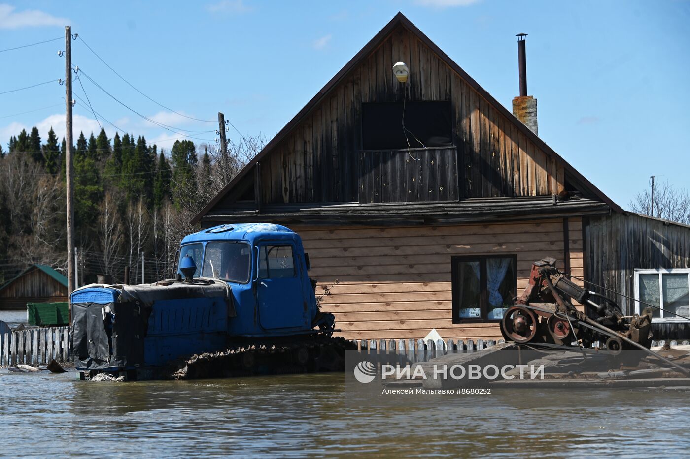 Паводок в деревне Ашеваны Омской области