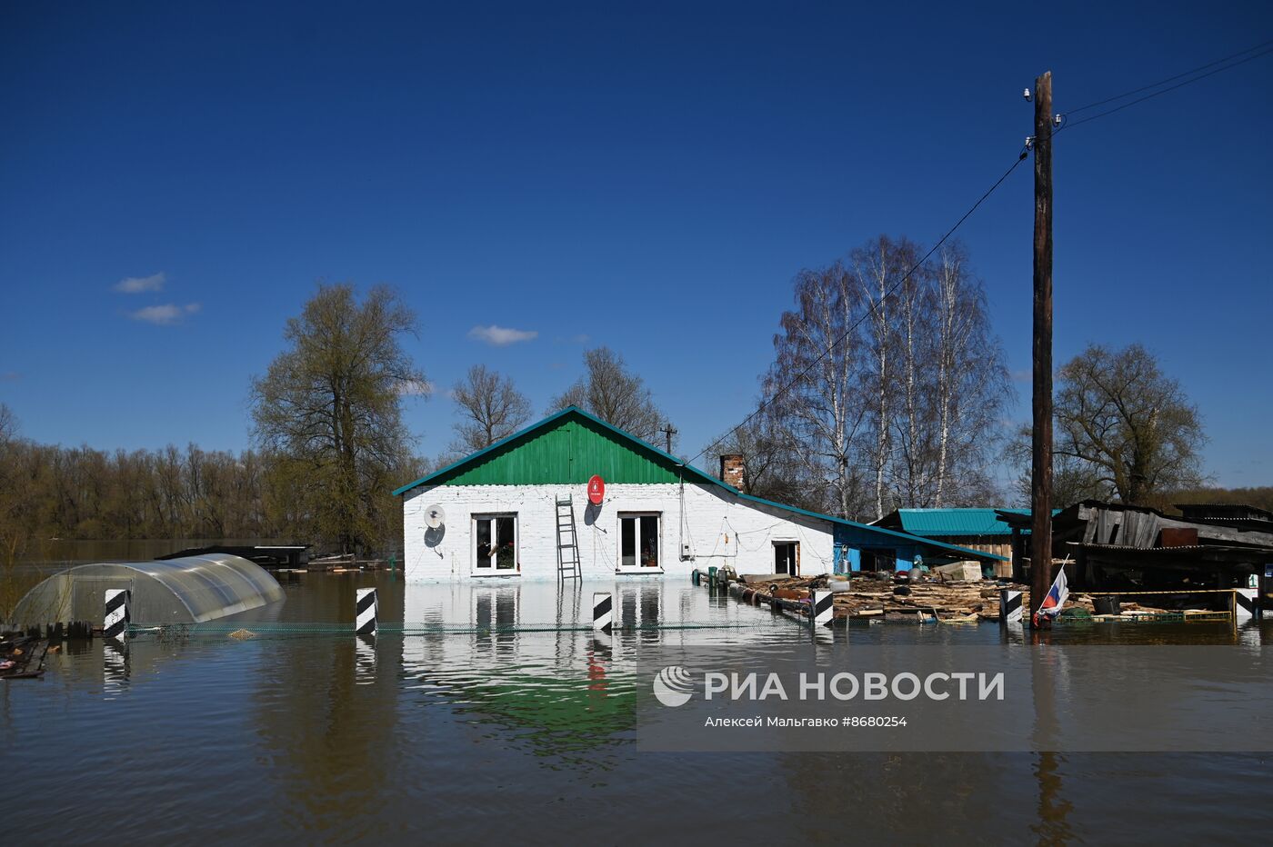 Паводок в деревне Ашеваны Омской области