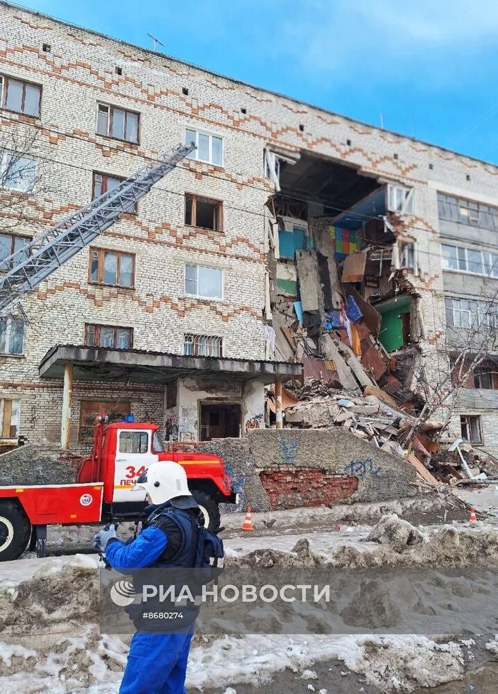 Пятиэтажка частично обрушилась в городе Печора в Коми