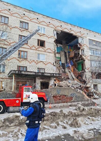 Пятиэтажка частично обрушилась в городе Печора в Коми