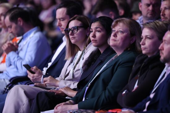 Международная выставка-форум "Россия"
Пленарная сессия "Возможности будущего: молодежь и дети. Молодежная политика и воспитание", Павильон № 75 (зал А, большой конференц-зал) Место: Россия, Москва. Автор: Анатолий Медведь/РИА Новости. Выставка "Россия". Пленарная сессия "Возможности будущего: молодежь и дети. Молодежная политика и воспитание"