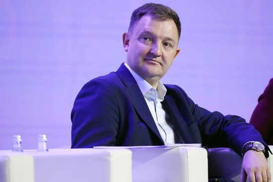 Международная выставка-форум "Россия"
Пленарная сессия "Возможности будущего: молодежь и дети. Молодежная политика и воспитание", Павильон № 75 (зал А, большой конференц-зал)
Александр Бугаев, первый заместитель Министра просвещения Российской Федерации Место: Россия, Москва. Автор: Анатолий Медведь/РИА Новости. Выставка "Россия". Пленарная сессия "Возможности будущего: молодежь и дети. Молодежная политика и воспитание"