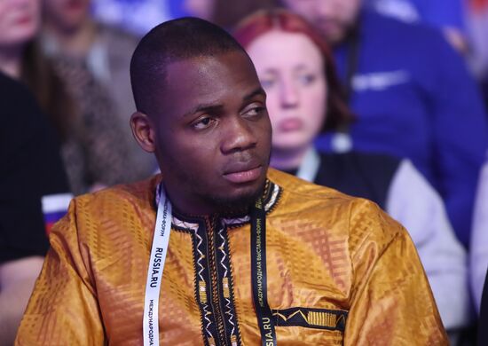 Международная выставка-форум "Россия"
Пленарная сессия "Возможности будущего: молодежь и дети. Молодежная политика и воспитание", Павильон № 75 (зал А, большой конференц-зал) Место: Россия, Москва. Автор: Анатолий Медведь/РИА Новости. Выставка "Россия". Пленарная сессия "Возможности будущего: молодежь и дети. Молодежная политика и воспитание"