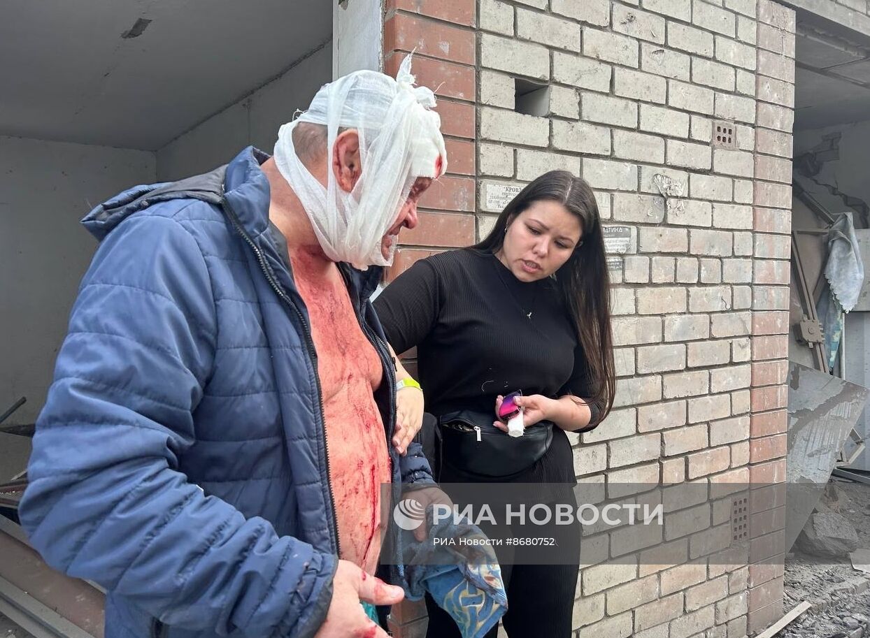 В Белгороде в результате обстрела ВСУ обрушился подъезд многоквартирного жилого дома