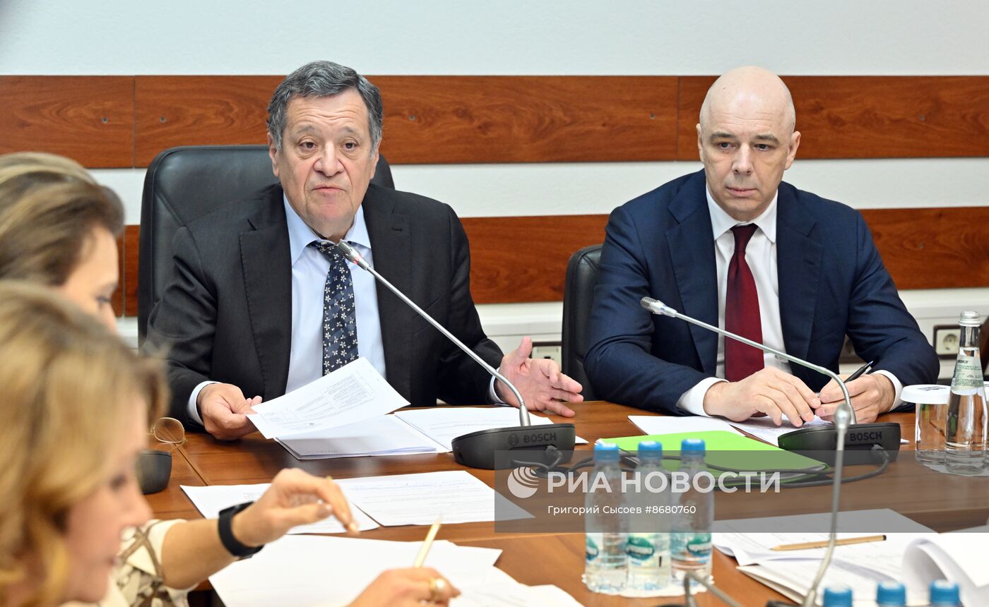 Комитеты Госдумы проводят встречи с кандидатами на должности министров в новом правительстве