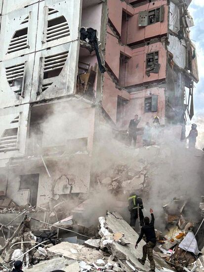 В Белгороде в результате обстрела ВСУ обрушился подъезд многоквартирного жилого дома