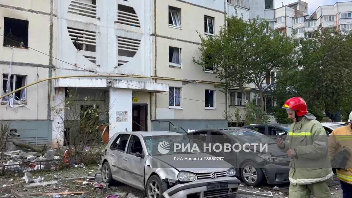 В Белгороде в результате обстрела ВСУ обрушился подъезд многоквартирного жилого дома