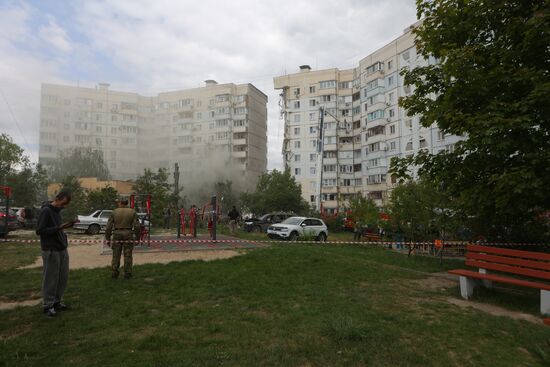 В Белгороде в результате обстрела ВСУ обрушился подъезд многоквартирного жилого дома