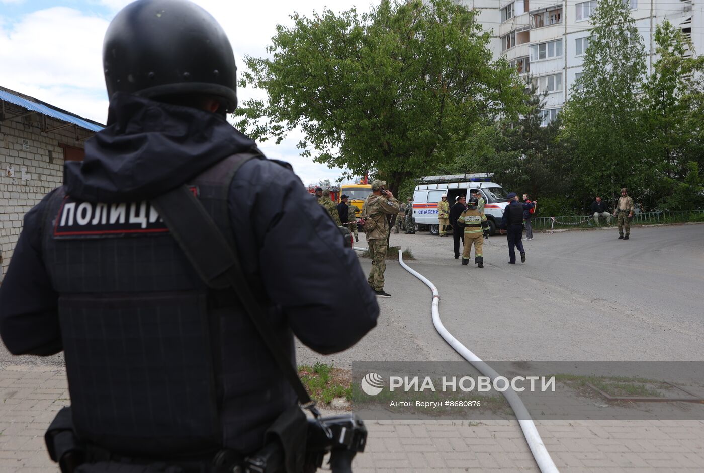 В Белгороде в результате обстрела ВСУ обрушился подъезд многоквартирного жилого дома