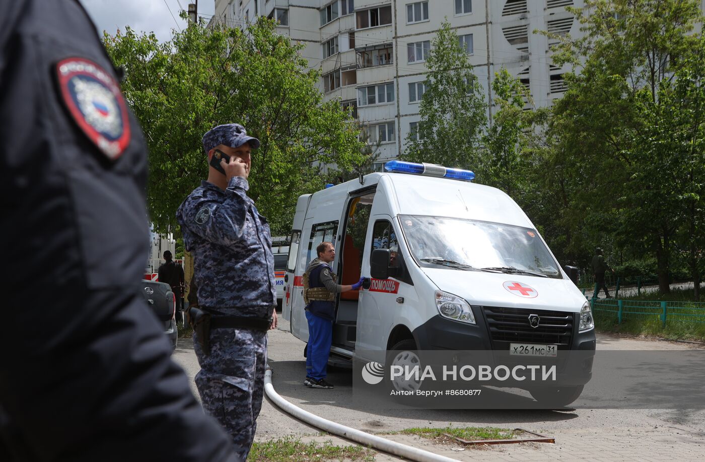 В Белгороде в результате обстрела ВСУ обрушился подъезд многоквартирного жилого дома