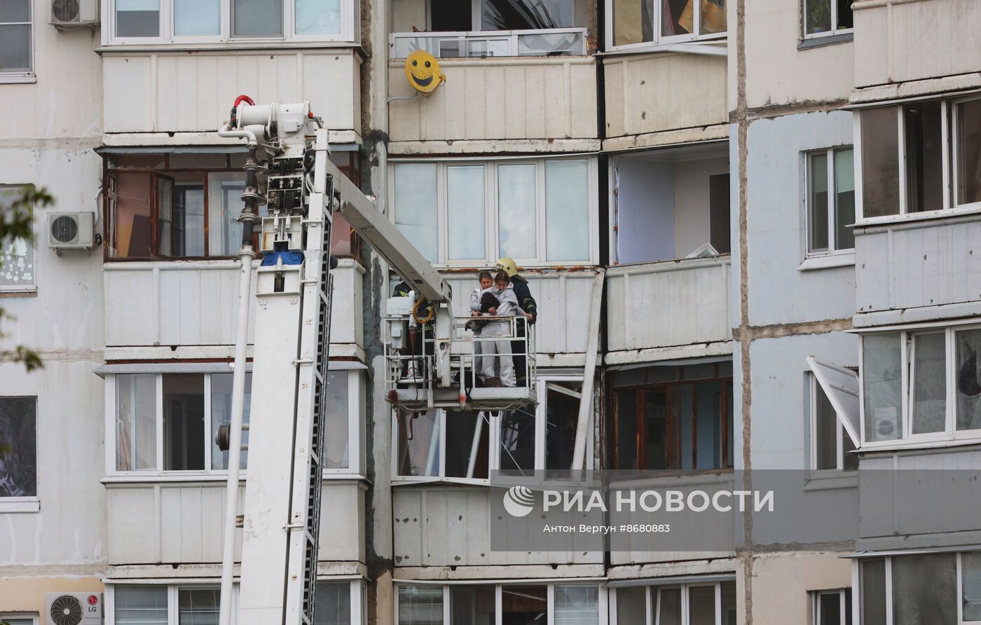 В Белгороде в результате обстрела ВСУ обрушился подъезд многоквартирного жилого дома