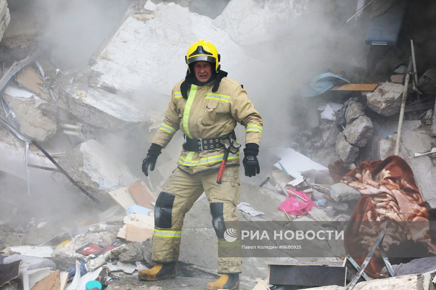 В Белгороде в результате обстрела ВСУ обрушился подъезд многоквартирного жилого дома