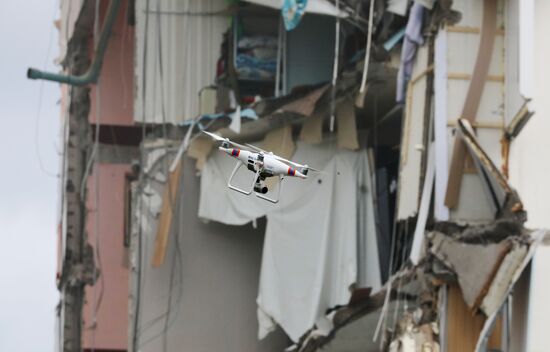 В Белгороде в результате обстрела ВСУ обрушился подъезд многоквартирного жилого дома