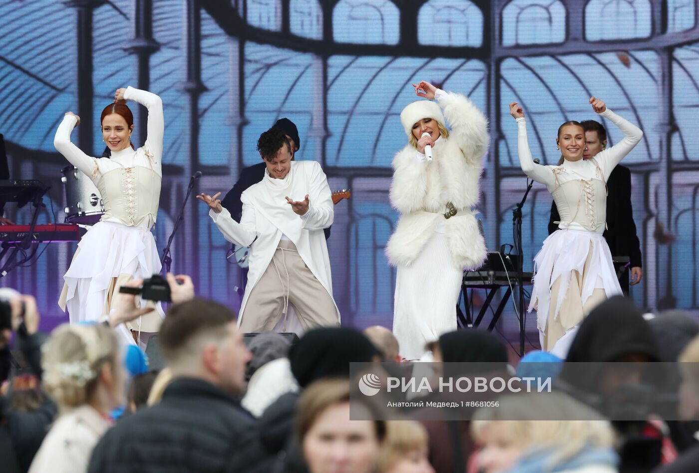 Выставка "Россия". Праздничный концерт для молодоженов в рамках Всероссийского свадебного фестиваля