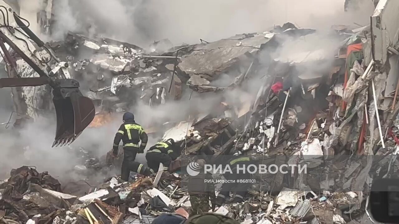 В Белгороде в результате обстрела ВСУ обрушился подъезд многоквартирного жилого дома