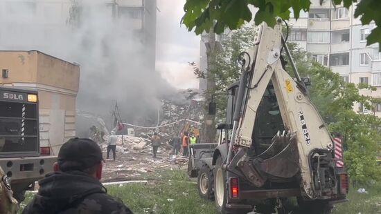 В Белгороде в результате обстрела ВСУ обрушился подъезд многоквартирного жилого дома