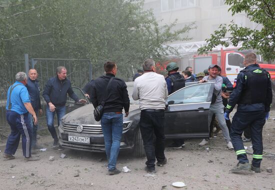 В Белгороде в результате обстрела ВСУ обрушился подъезд многоквартирного жилого дома