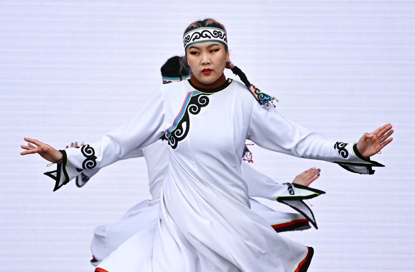 Выставка "Россия". Концертная программа Всероссийского свадебного фестиваля с участием творческих коллективов ДФО