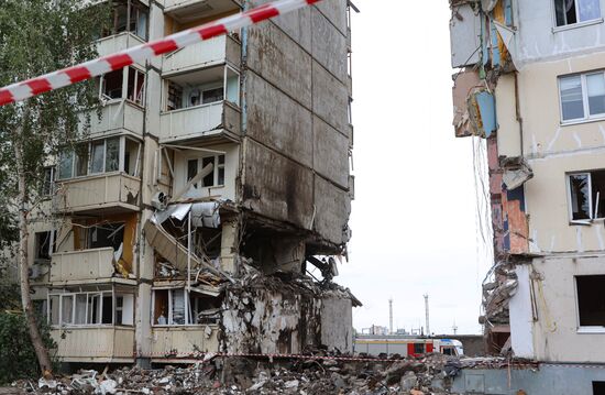 Обстановка возле обрушившегося жилого дома в Белгороде
