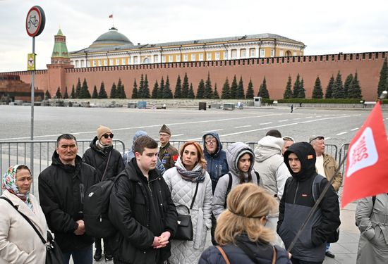 Выставка "Россия". Экскурсия для молодоженов, поженившихся на Выставке "Россия"