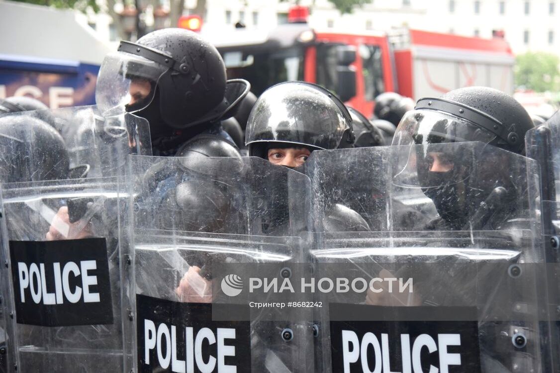 Акция протеста в Тбилиси против закона об иноагентах