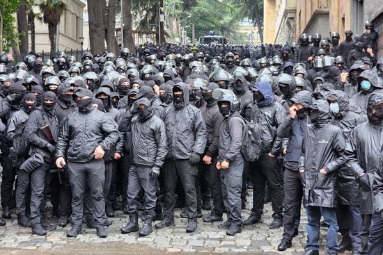 Акция протеста в Тбилиси против закона об иноагентах