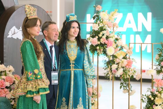 Работа форума "Россия - исламский мир: KAZANFORUM" 2024